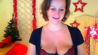 Cougar With Fake Penis In Webcam